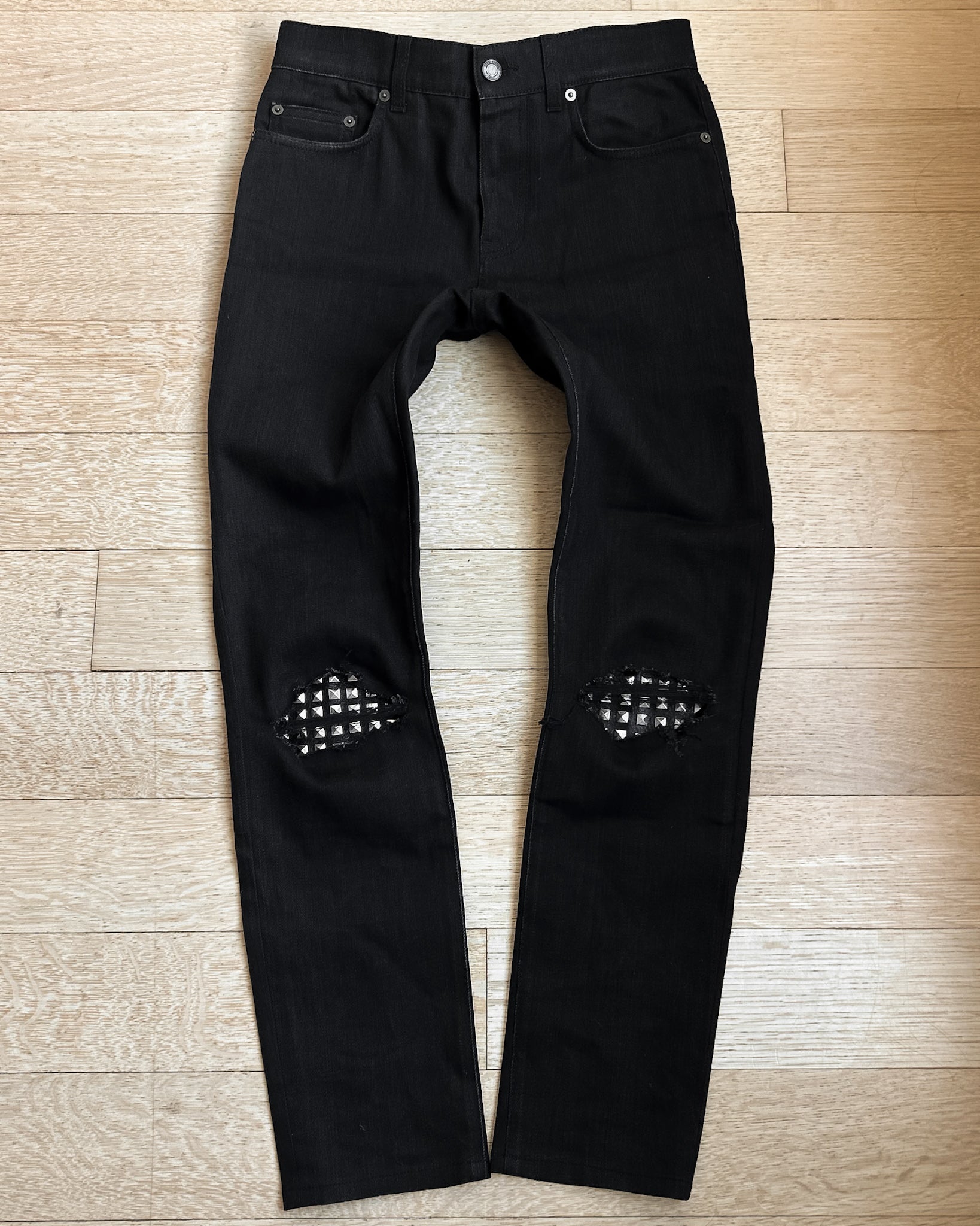 saint laurent スタッズ スキニー デニム studs hedi Saint Laurent by Hedi Slimane Studded Knee Jeans – goatskn
