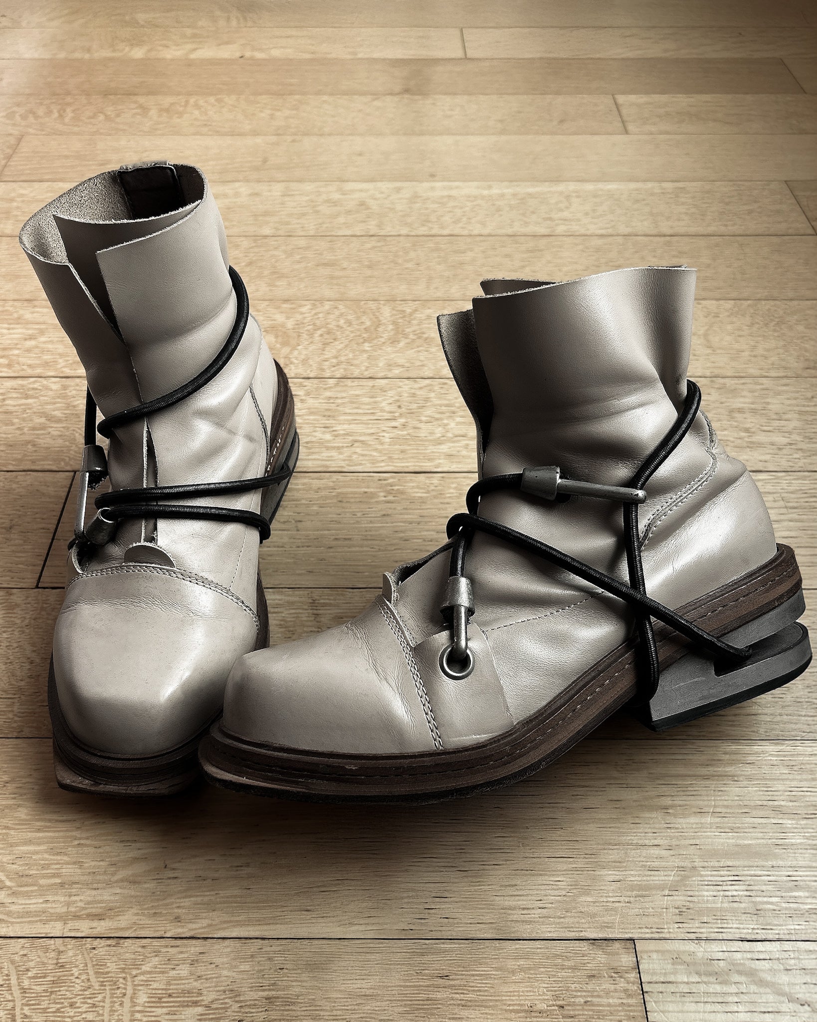 AW96 Dirk Bikkembergs Bungee Cord Boots w/ Steel Heel – goatskn